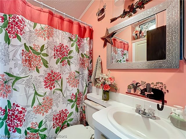 475 Pineloop, Frostproof, FL 33843