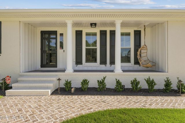 310 Bretonshire Road, Wilmington, NC 28405
