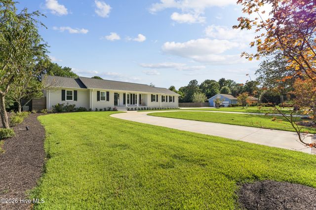 310 Bretonshire Road, Wilmington, NC 28405