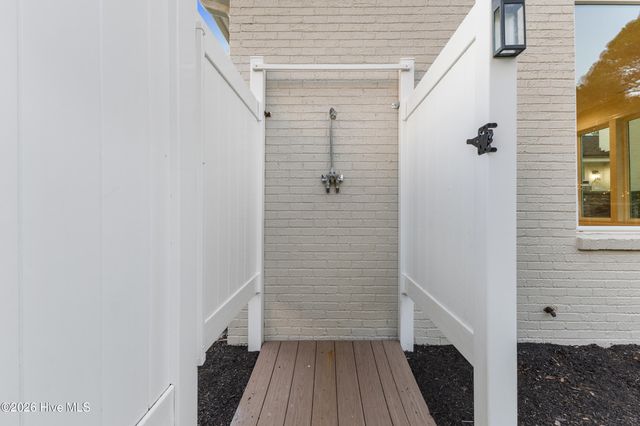 310 Bretonshire Road, Wilmington, NC 28405