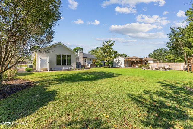 310 Bretonshire Road, Wilmington, NC 28405