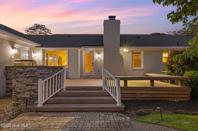 310 Bretonshire Road, Wilmington, NC 28405