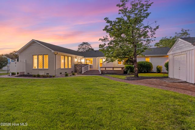 310 Bretonshire Road, Wilmington, NC 28405