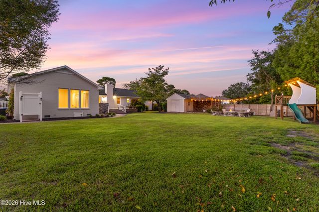 310 Bretonshire Road, Wilmington, NC 28405