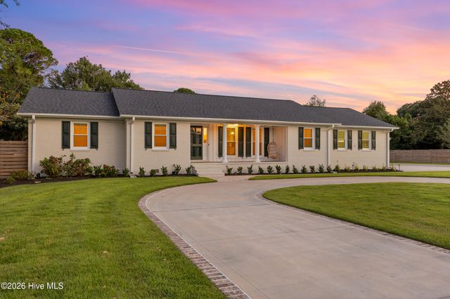 310 Bretonshire Road, Wilmington, NC 28405