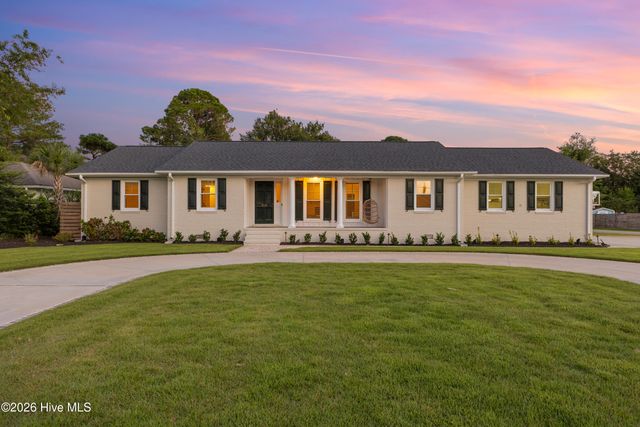 310 Bretonshire Road, Wilmington, NC 28405