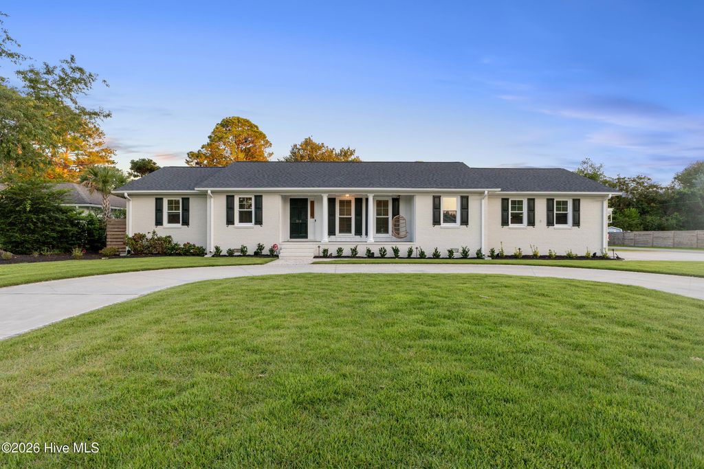 310 Bretonshire Road, Wilmington, NC 28405