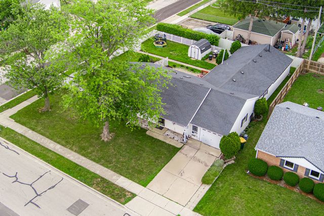 743 Geneva Avenue, Romeoville, IL 60446