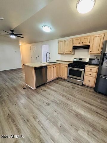 2650 W UNION HILLS Drive 295, Phoenix, AZ 85027