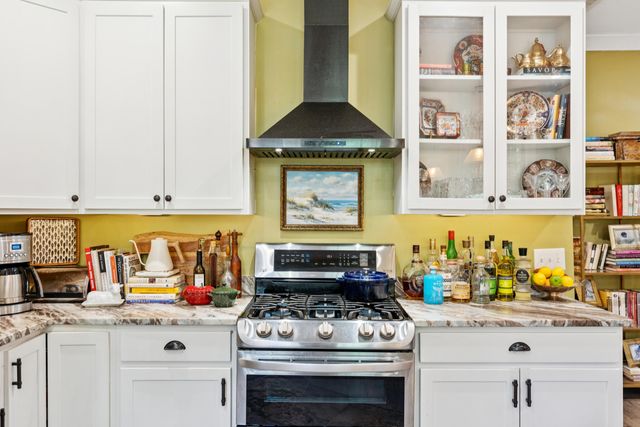 207 W Carolina Avenue, Summerville, SC 29483