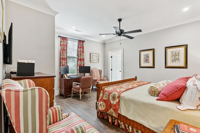 207 W Carolina Avenue, Summerville, SC 29483