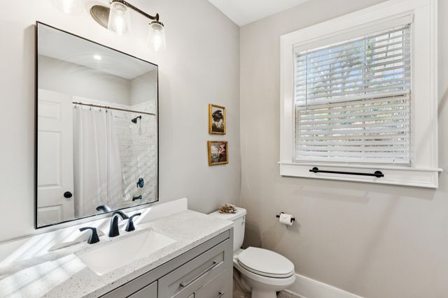 207 W Carolina Avenue, Summerville, SC 29483