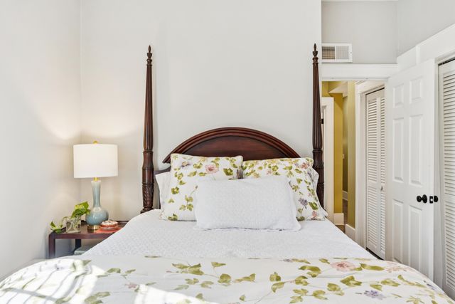 207 W Carolina Avenue, Summerville, SC 29483