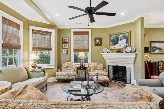 207 W Carolina Avenue, Summerville, SC 29483