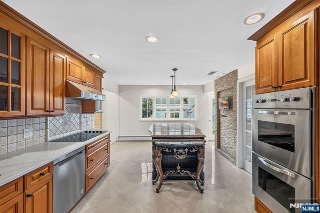280 Ash Street, Englewood Cliffs, NJ 07632