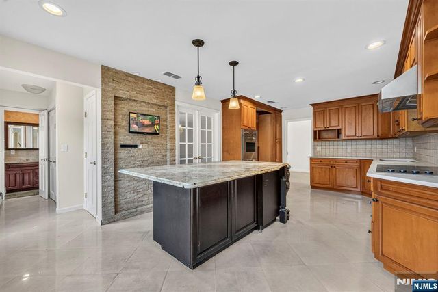 280 Ash Street, Englewood Cliffs, NJ 07632