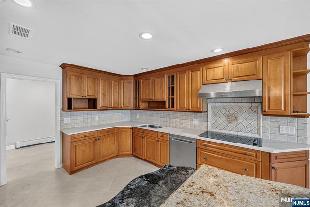 280 Ash Street, Englewood Cliffs, NJ 07632