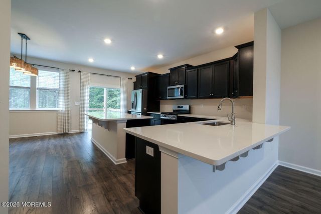 107 Melanie Way 504, Manahawkin, NJ 08050