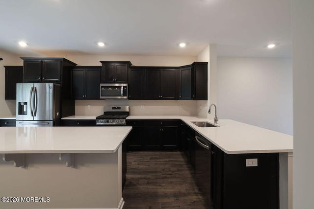 107 Melanie Way 504, Manahawkin, NJ 08050