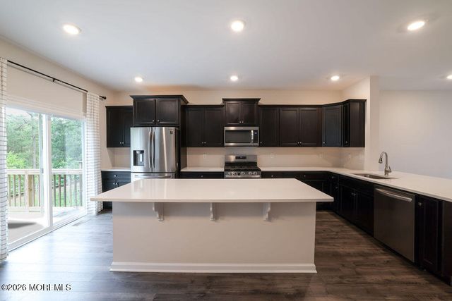 107 Melanie Way 504, Manahawkin, NJ 08050