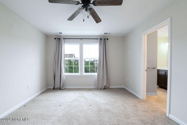 107 Melanie Way 504, Manahawkin, NJ 08050