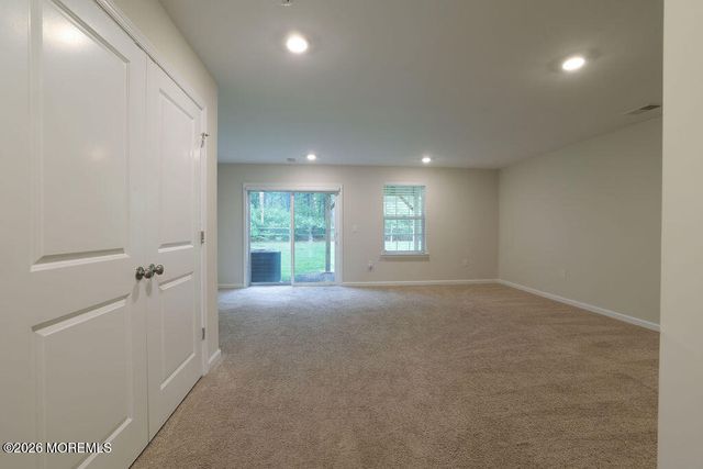 107 Melanie Way 504, Manahawkin, NJ 08050