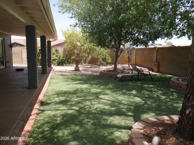 1201 W LOUGHLIN Drive, Chandler, AZ 85224