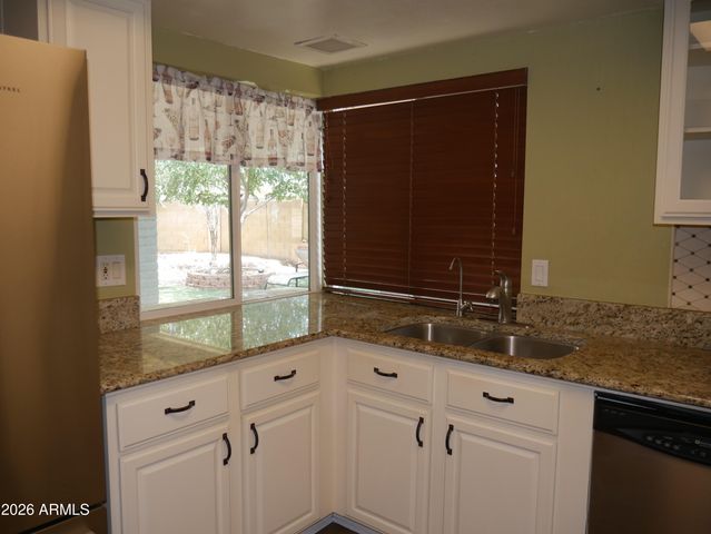 1201 W LOUGHLIN Drive, Chandler, AZ 85224