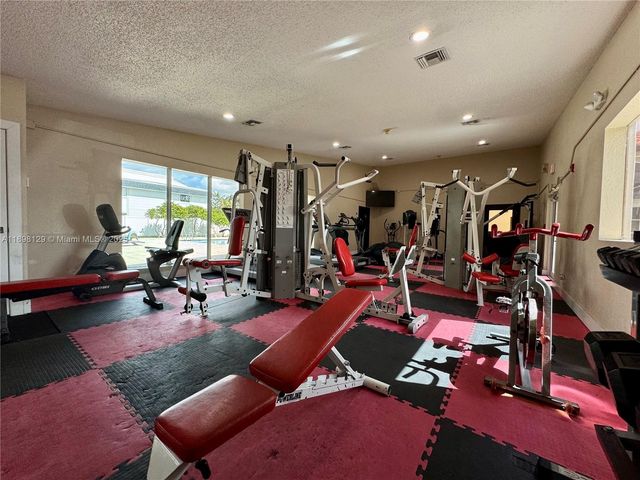 6175 NW 186th St 109, Hialeah, FL 33015