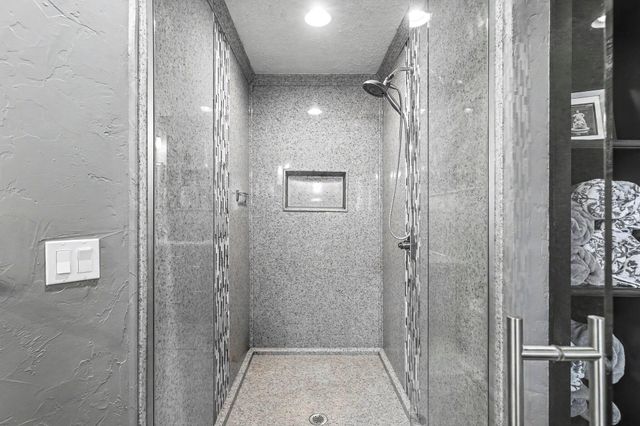 1705 N Gregory Drive, Nixa, MO 65714