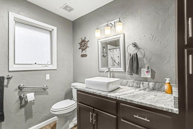 1705 N Gregory Drive, Nixa, MO 65714