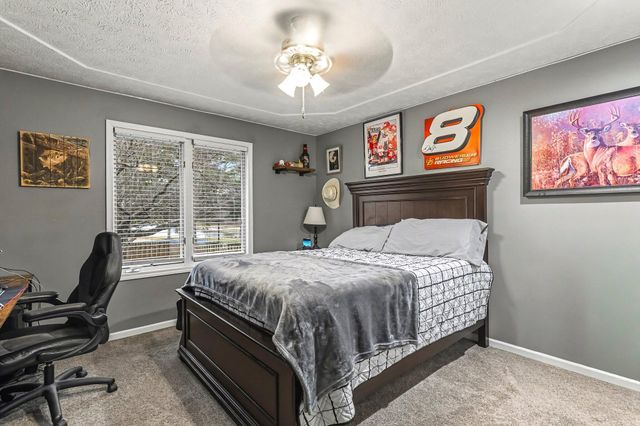 1705 N Gregory Drive, Nixa, MO 65714