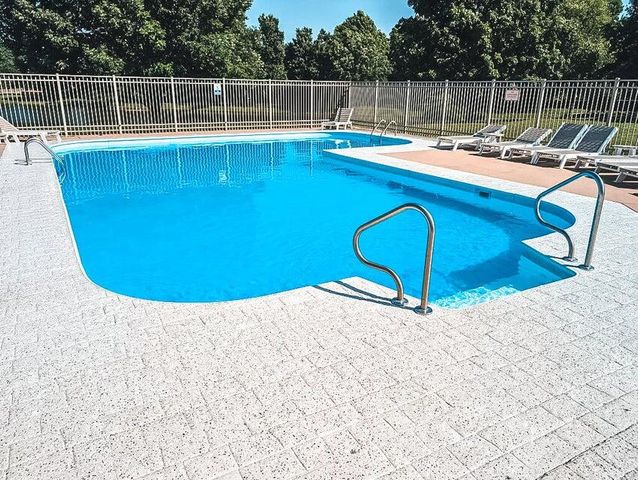 1705 N Gregory Drive, Nixa, MO 65714