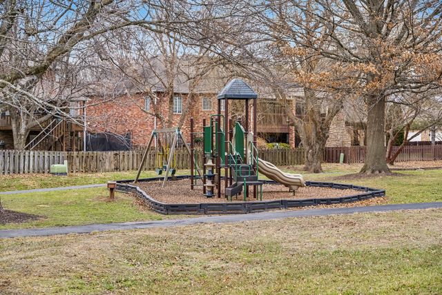 1705 N Gregory Drive, Nixa, MO 65714