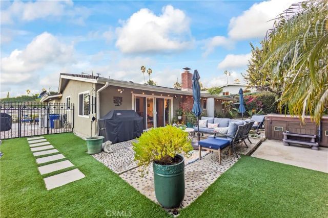 20531 Rhoda, Woodland Hills, CA 91367