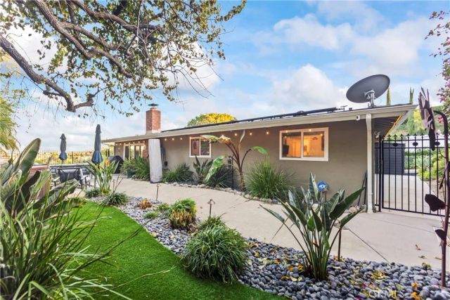 20531 Rhoda, Woodland Hills, CA 91367