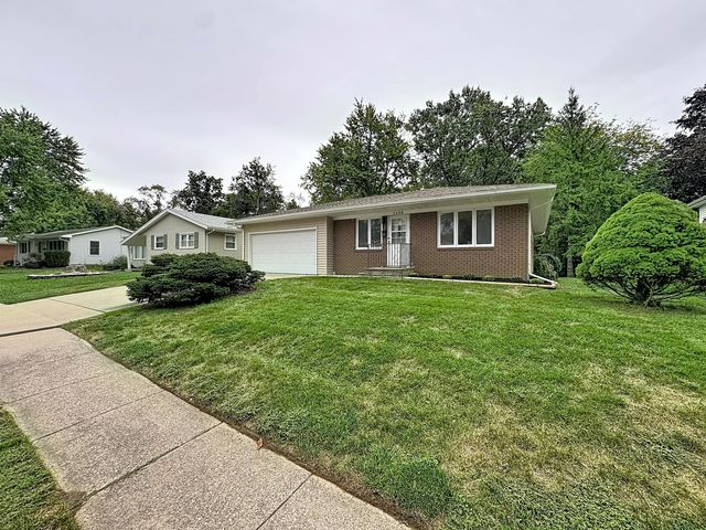 2438 3rd Street, Moline, IL 61265