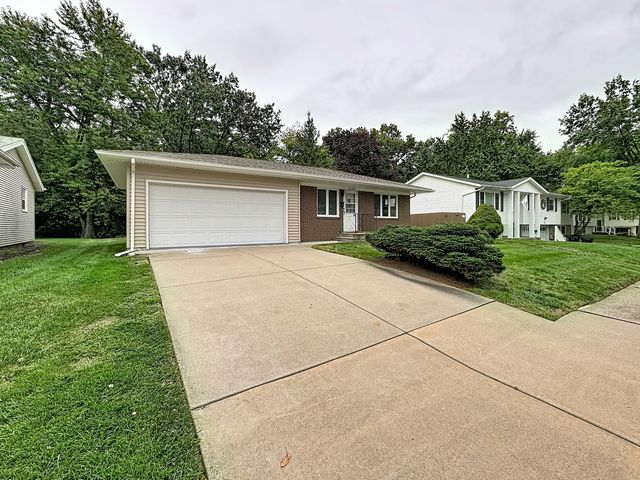 2438 3rd Street, Moline, IL 61265