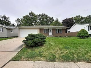 2438 3rd Street, Moline, IL 61265