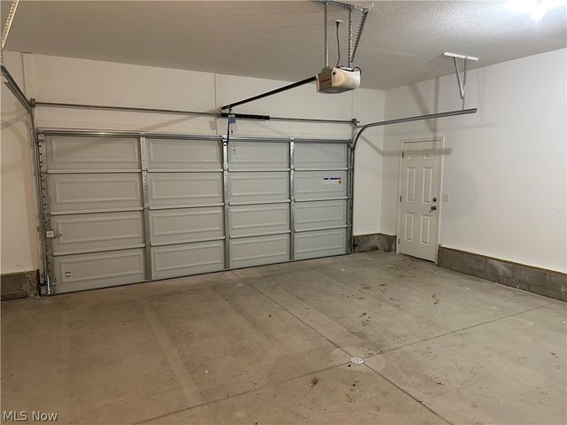 36 Maranatha Drive, Youngstown, OH 44505