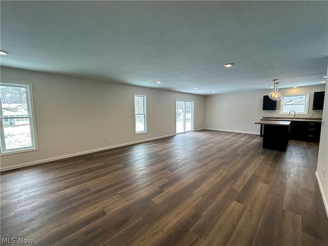 36 Maranatha Drive, Youngstown, OH 44505