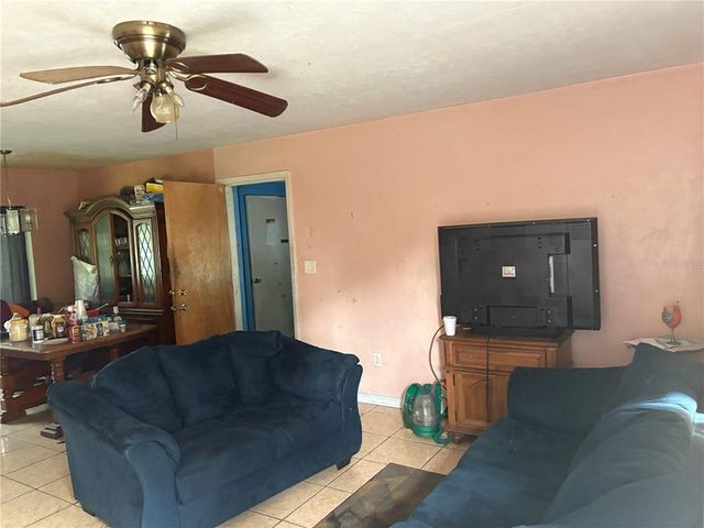 1742 SE 15TH AVENUE, Gainesville, FL 32641