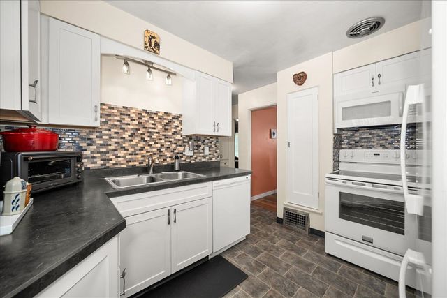 4124 N Hawthorne St, Spokane, WA 99205