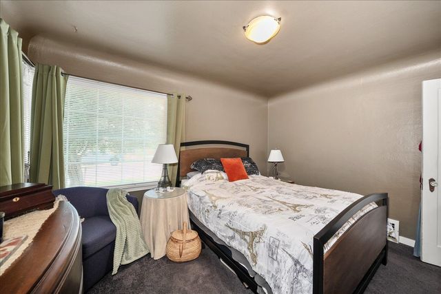 4124 N Hawthorne St, Spokane, WA 99205