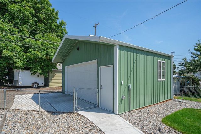 4124 N Hawthorne St, Spokane, WA 99205