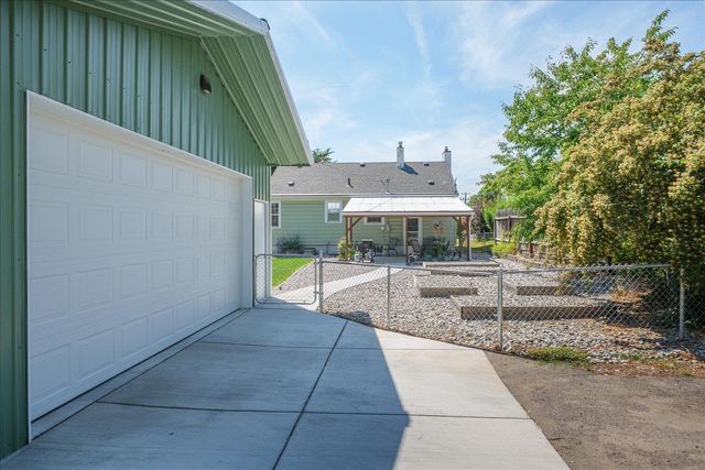 4124 N Hawthorne St, Spokane, WA 99205
