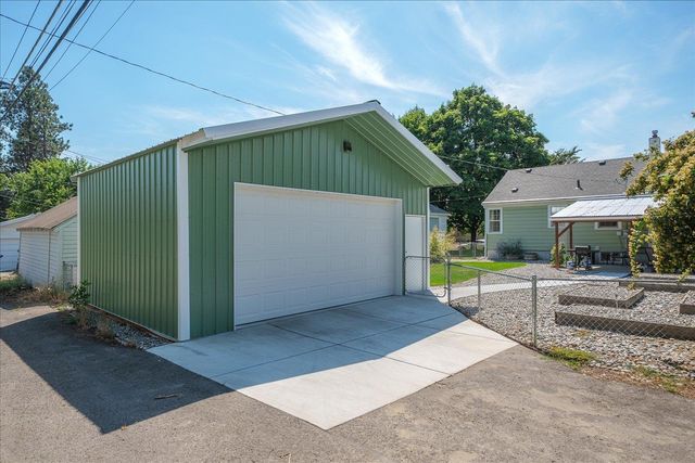 4124 N Hawthorne St, Spokane, WA 99205
