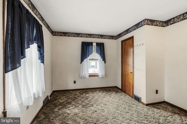 1245 W SWARTZVILLE RD, Reinholds, PA 17569