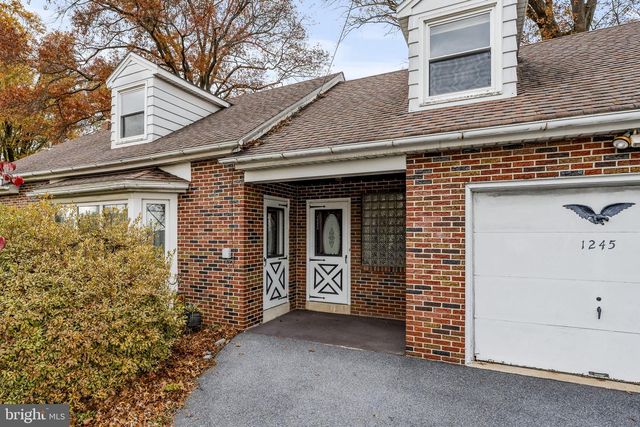 1245 W SWARTZVILLE RD, Reinholds, PA 17569