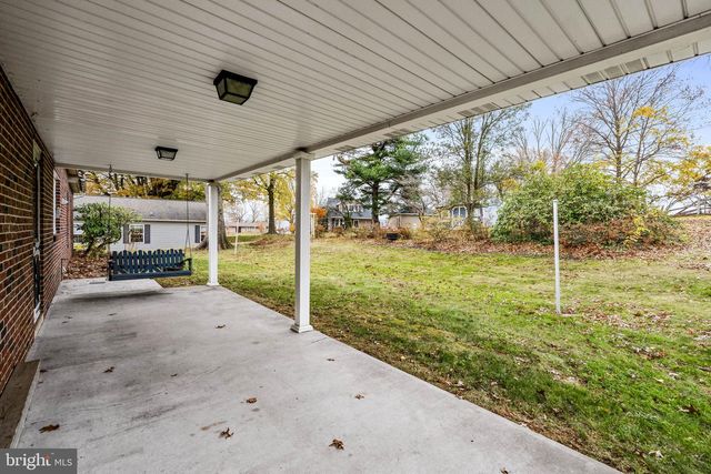 1245 W SWARTZVILLE RD, Reinholds, PA 17569
